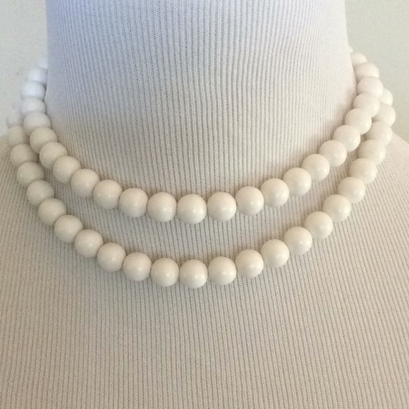 Jewelry - Vintage double strand white beaded choker